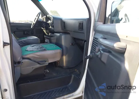 1996 Ford Econoline E250 Van z USA, uszkodzony, nr VIN 1FTHE24H5THA75640